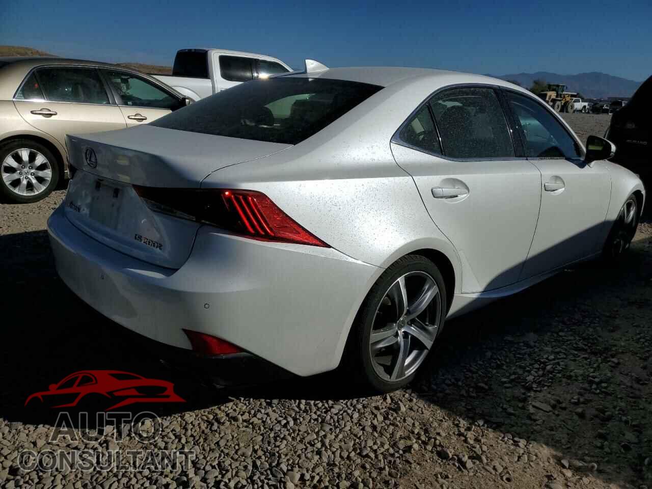 LEXUS IS 2017 - JTHBA1D22H5038866