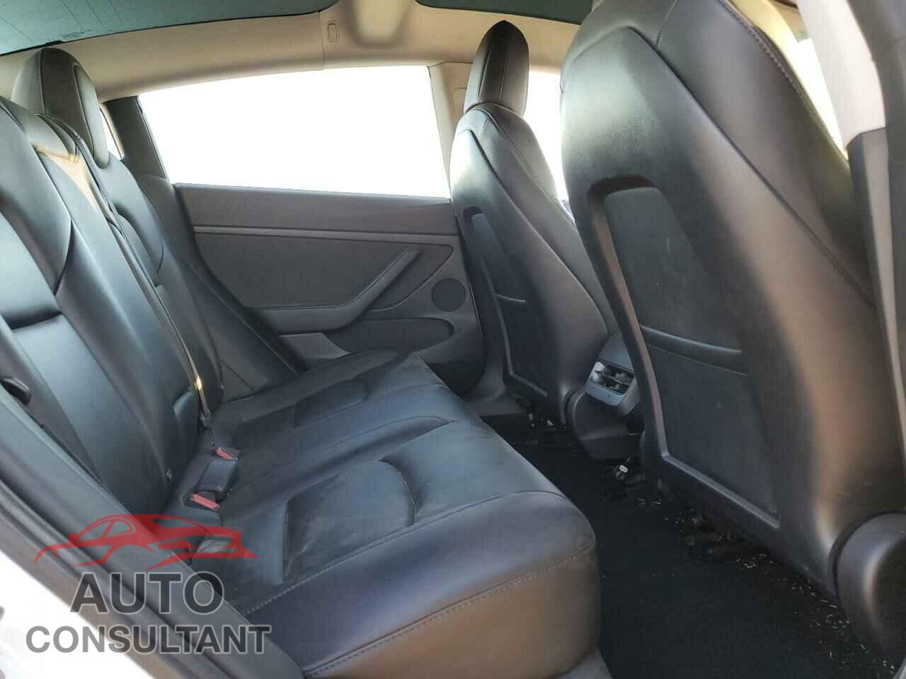 TESLA MODEL 3 2022 - 5YJ3E1EA5NF143265