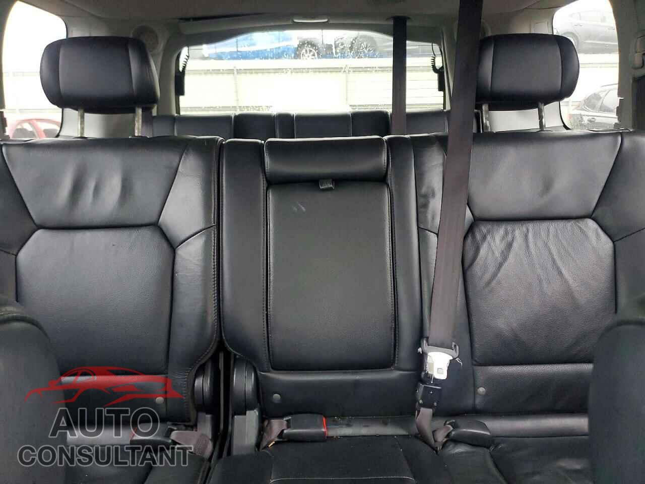 HONDA PILOT 2010 - 5FNYF4H99AB014395