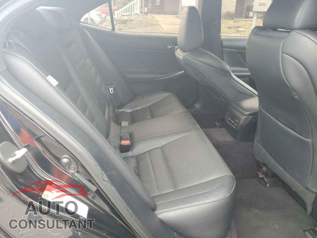 LEXUS IS 2014 - JTHCE1D26E5002148