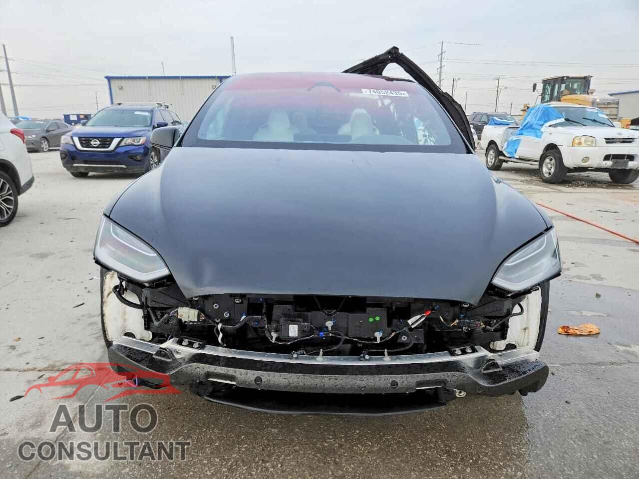 TESLA MODEL X 2023 - 7SAXCBE52PF370855