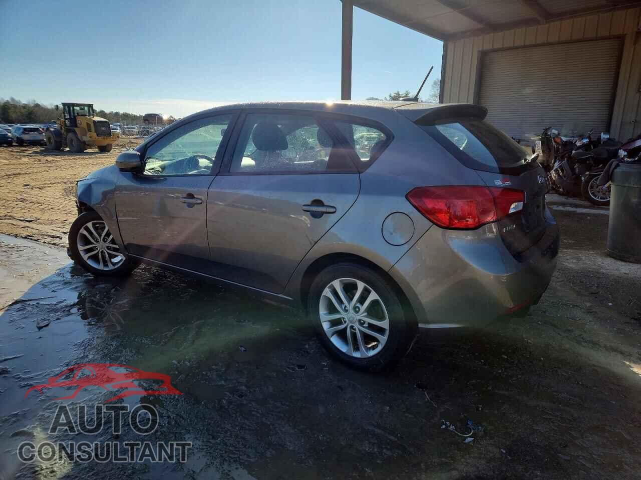 KIA FORTE5 2012 - KNAFU5A2XC5573679