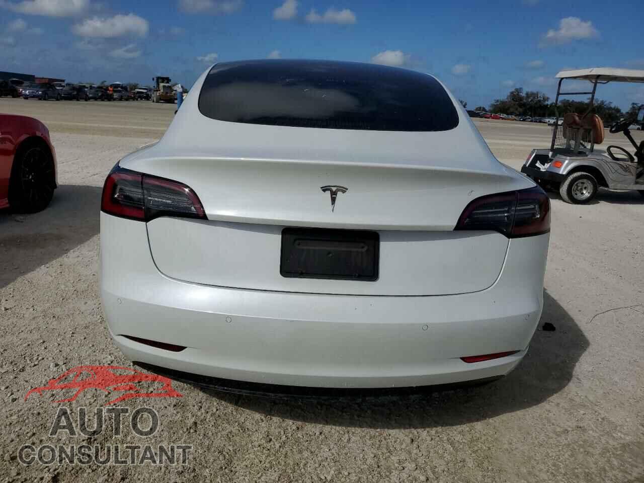 TESLA MODEL 3 2022 - 5YJ3E1EA6NF319191