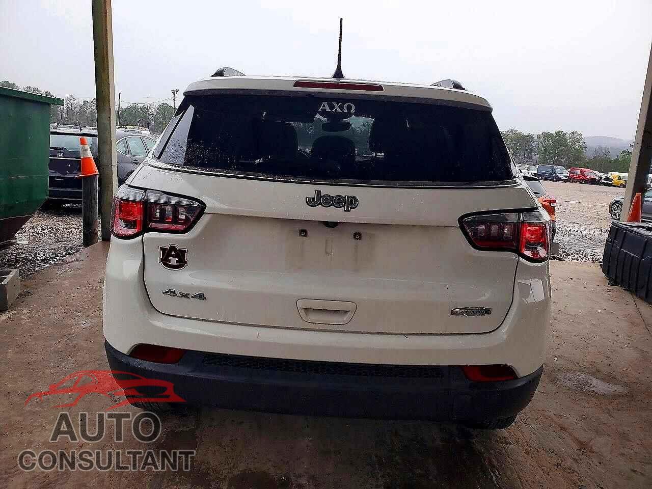 JEEP COMPASS 2018 - 3C4NJDBB0JT261318
