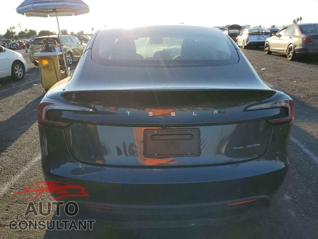 TESLA MODEL 3 2024 - 5YJ3E1EB0RF734523