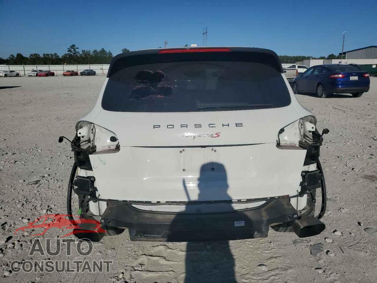 PORSCHE CAYENNE 2016 - WP1AA2A20GLA01427