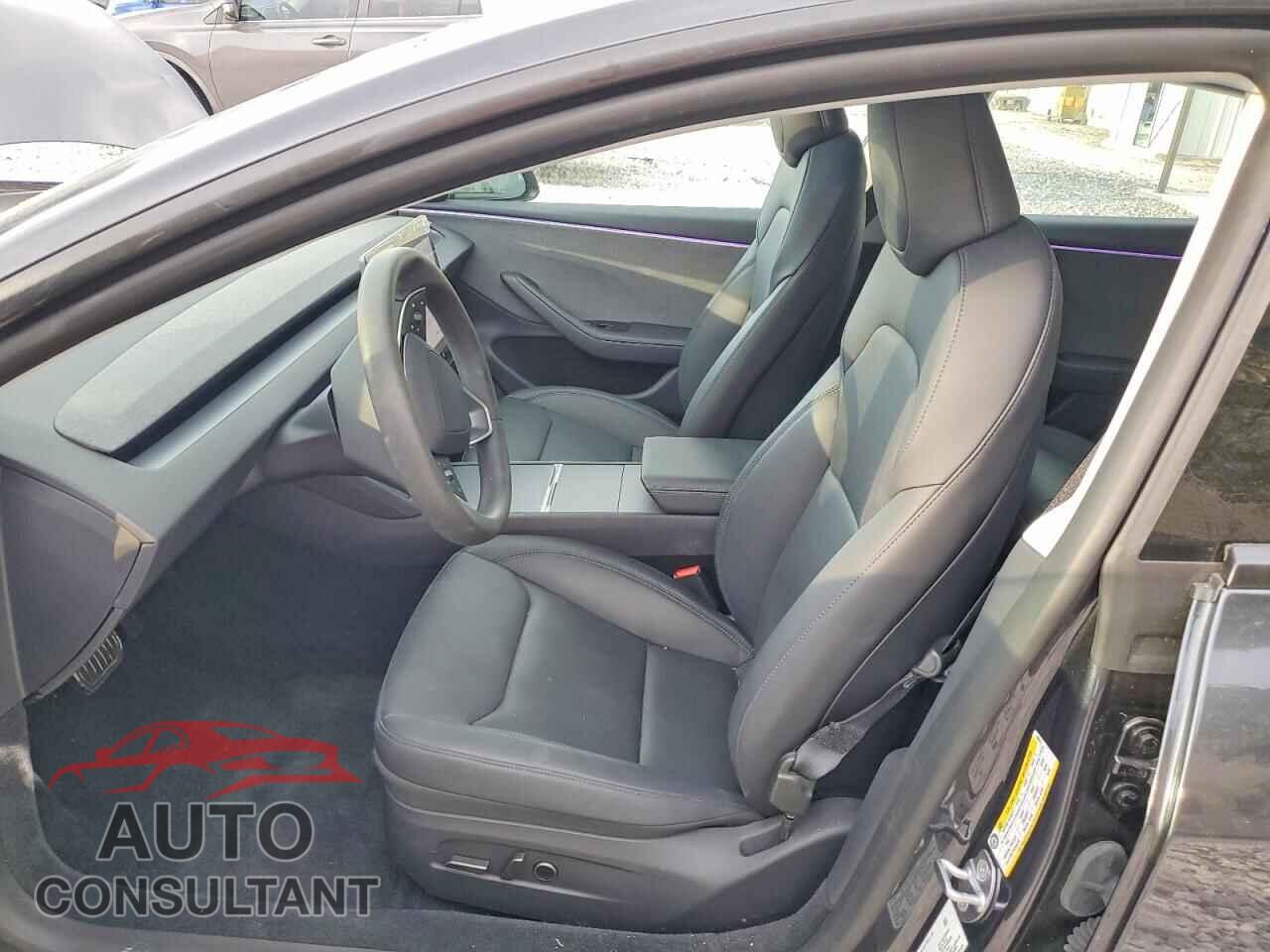 TESLA MODEL 3 2025 - 5YJ3E1EA7SF046015