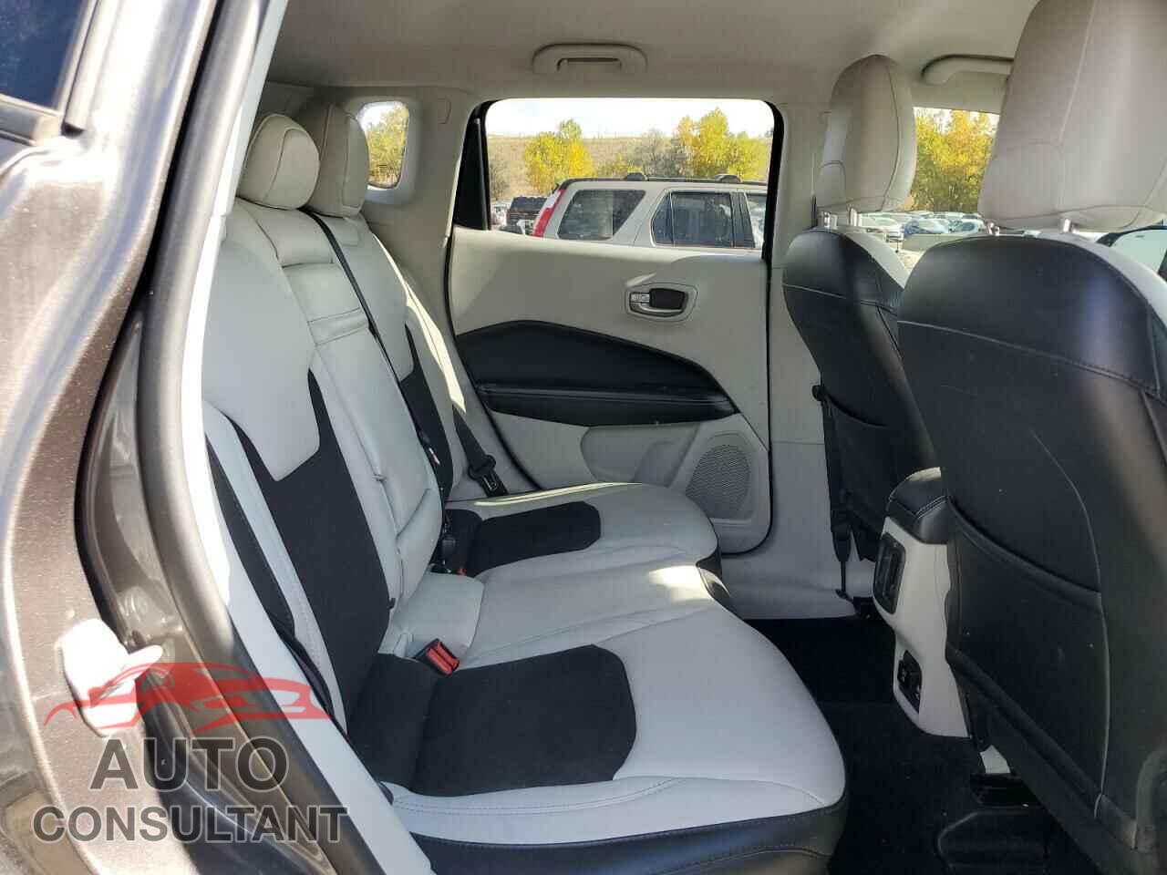 JEEP COMPASS 2018 - 3C4NJDBB3JT201887