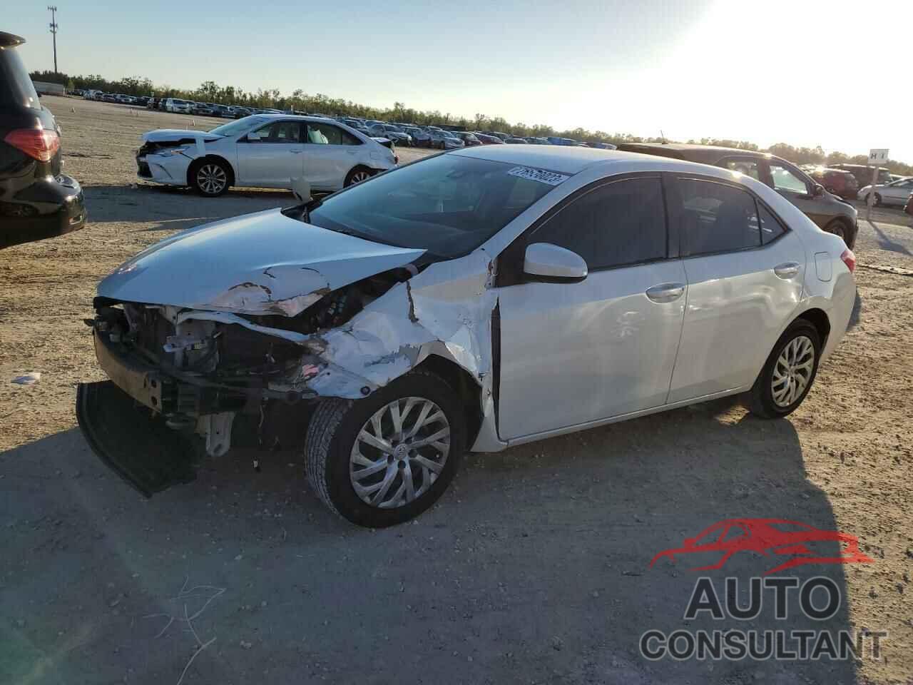 TOYOTA COROLLA 2018 - 5YFBURHE9JP836026