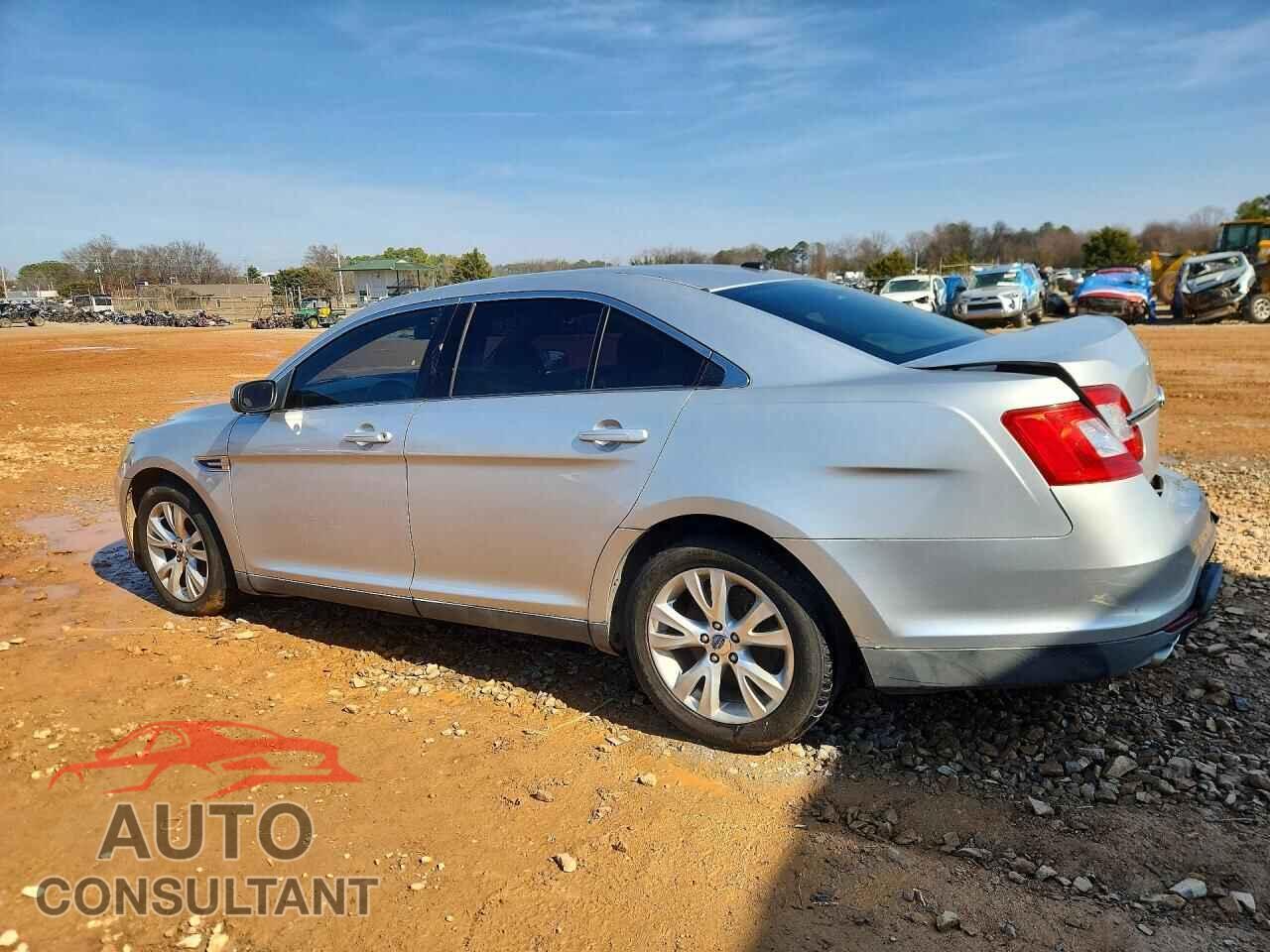 FORD TAURUS 2011 - 1FAHP2EW2BG156175