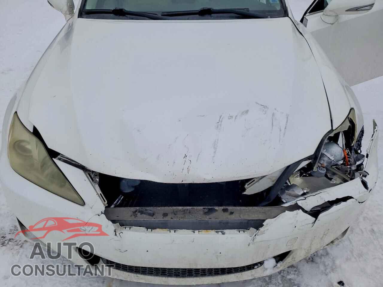 LEXUS IS 2011 - JTHCF5C24B5045792