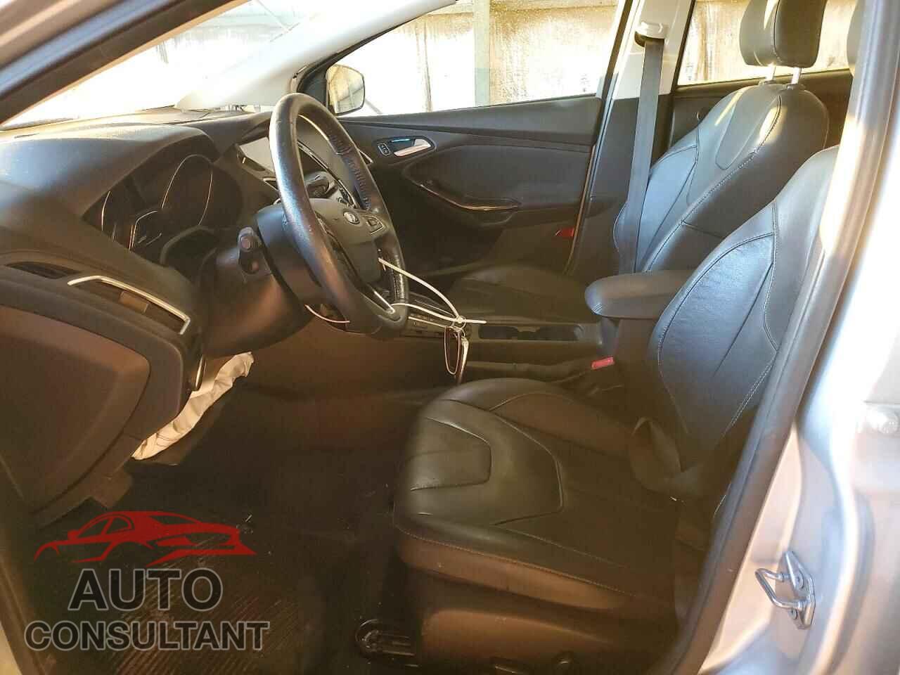 FORD FOCUS 2017 - 1FADP3J27HL208777