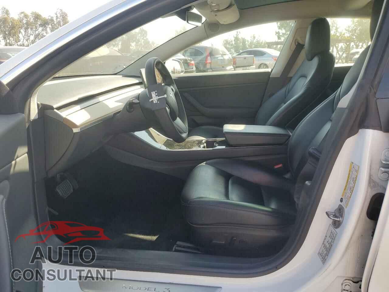 TESLA MODEL 3 2019 - 5YJ3E1EB2KF512653