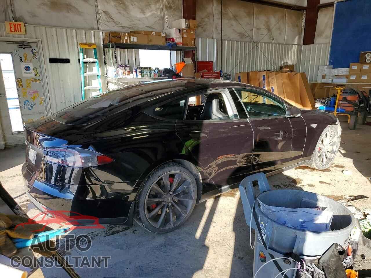 TESLA MODEL S 2015 - 5YJSA1E11FF116332