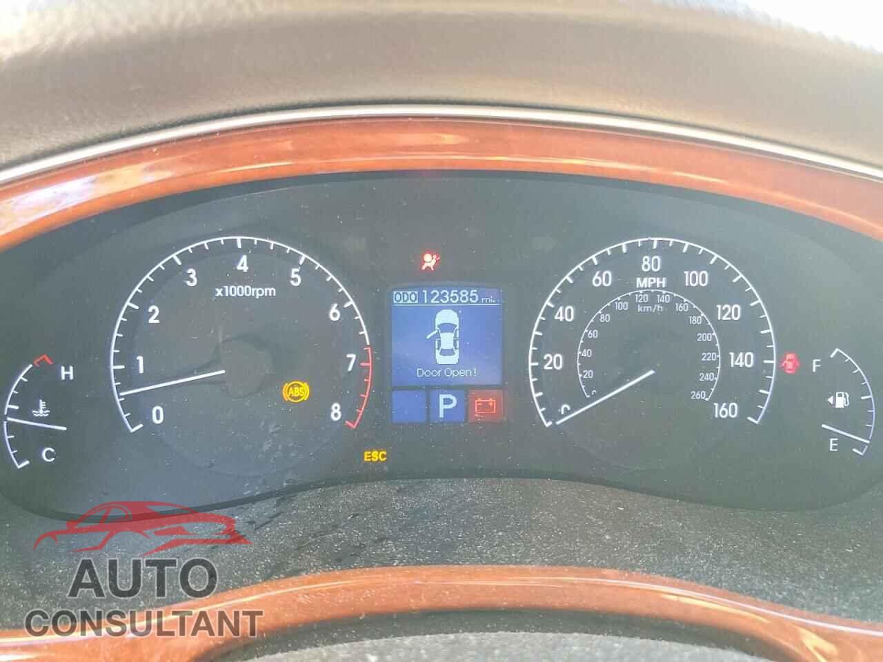 HYUNDAI GENESIS 2012 - KMHGC4DD1CU198655