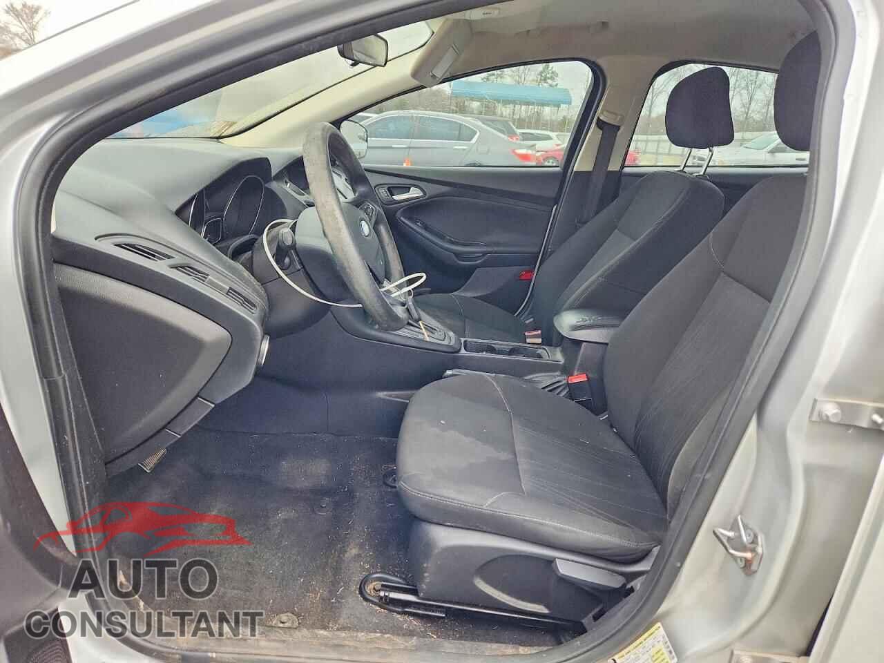 FORD FOCUS 2015 - 1FADP3F27FL238366