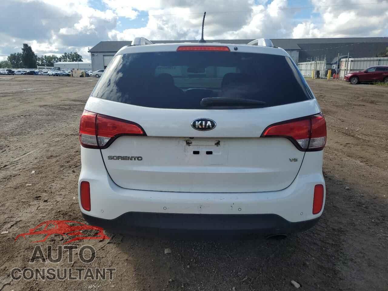 KIA SORENTO 2015 - 5XYKTDA7XFG653473