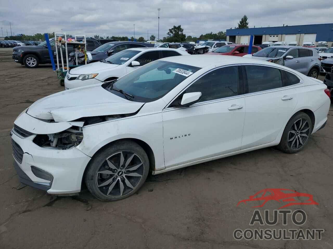 CHEVROLET MALIBU 2017 - 1G1ZE5ST8HF212627