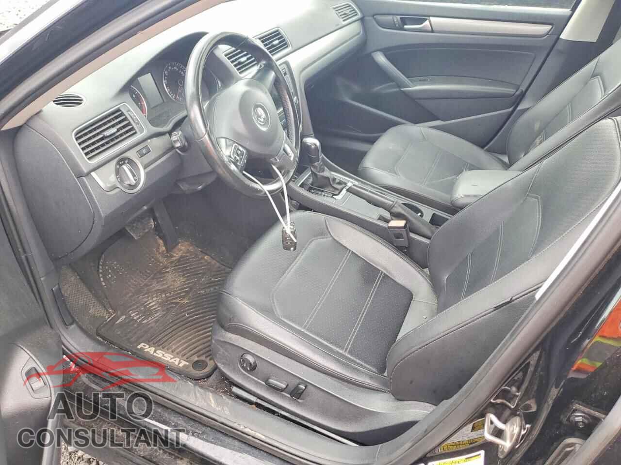 VOLKSWAGEN PASSAT 2015 - 1VWAT7A32FC100859