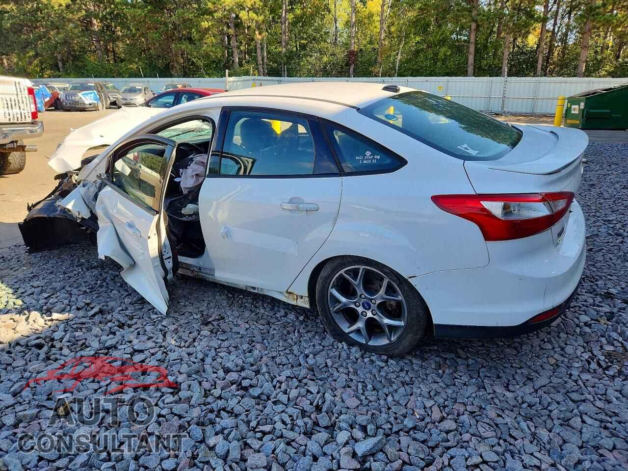 FORD FOCUS 2014 - 1FADP3F22EL143275