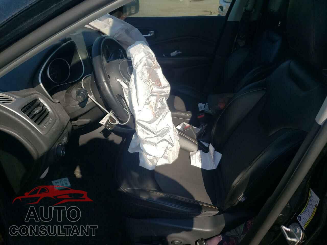 JEEP COMPASS 2019 - 3C4NJDBB8KT648121