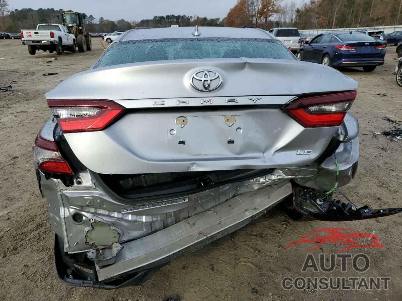 TOYOTA CAMRY 2022 - 4T1C11AK4NU642278