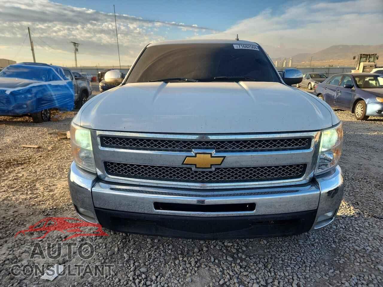 CHEVROLET SILVERADO 2013 - 3GCPCSE04DG153105