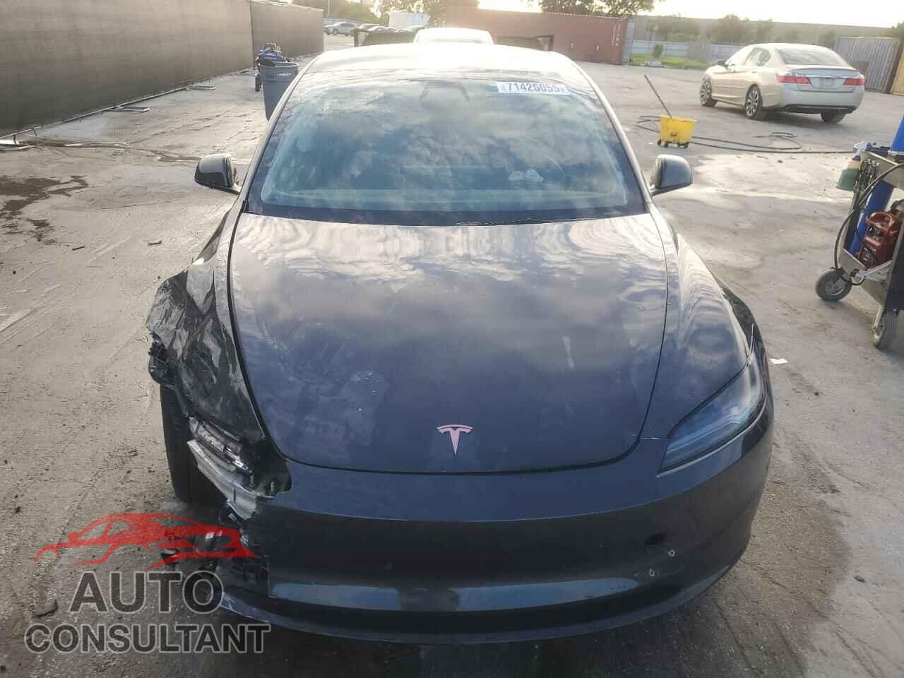 TESLA MODEL 3 2024 - 5YJ3E1EA9RF751683