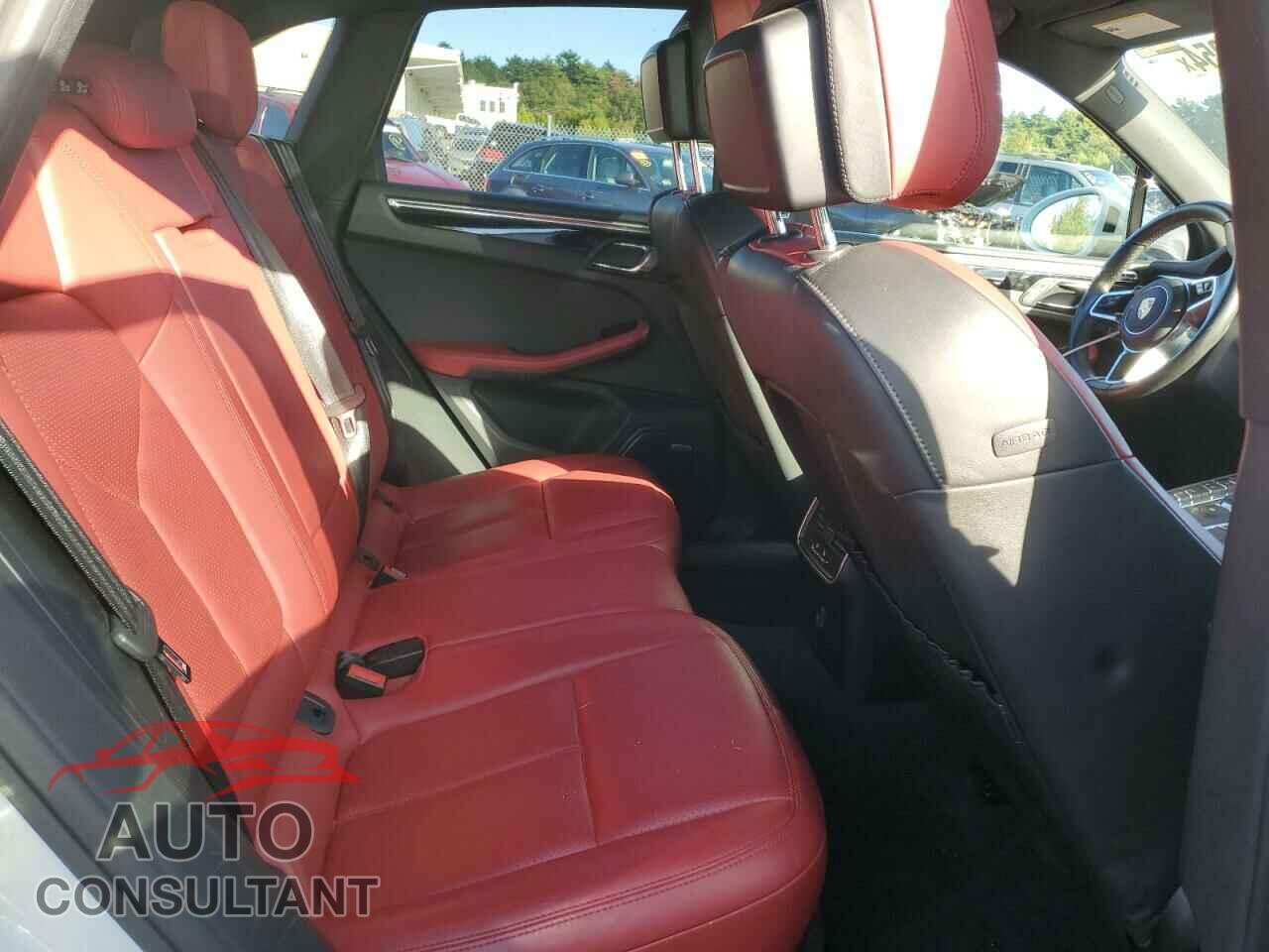 PORSCHE MACAN 2017 - WP1AA2A57HLB08342
