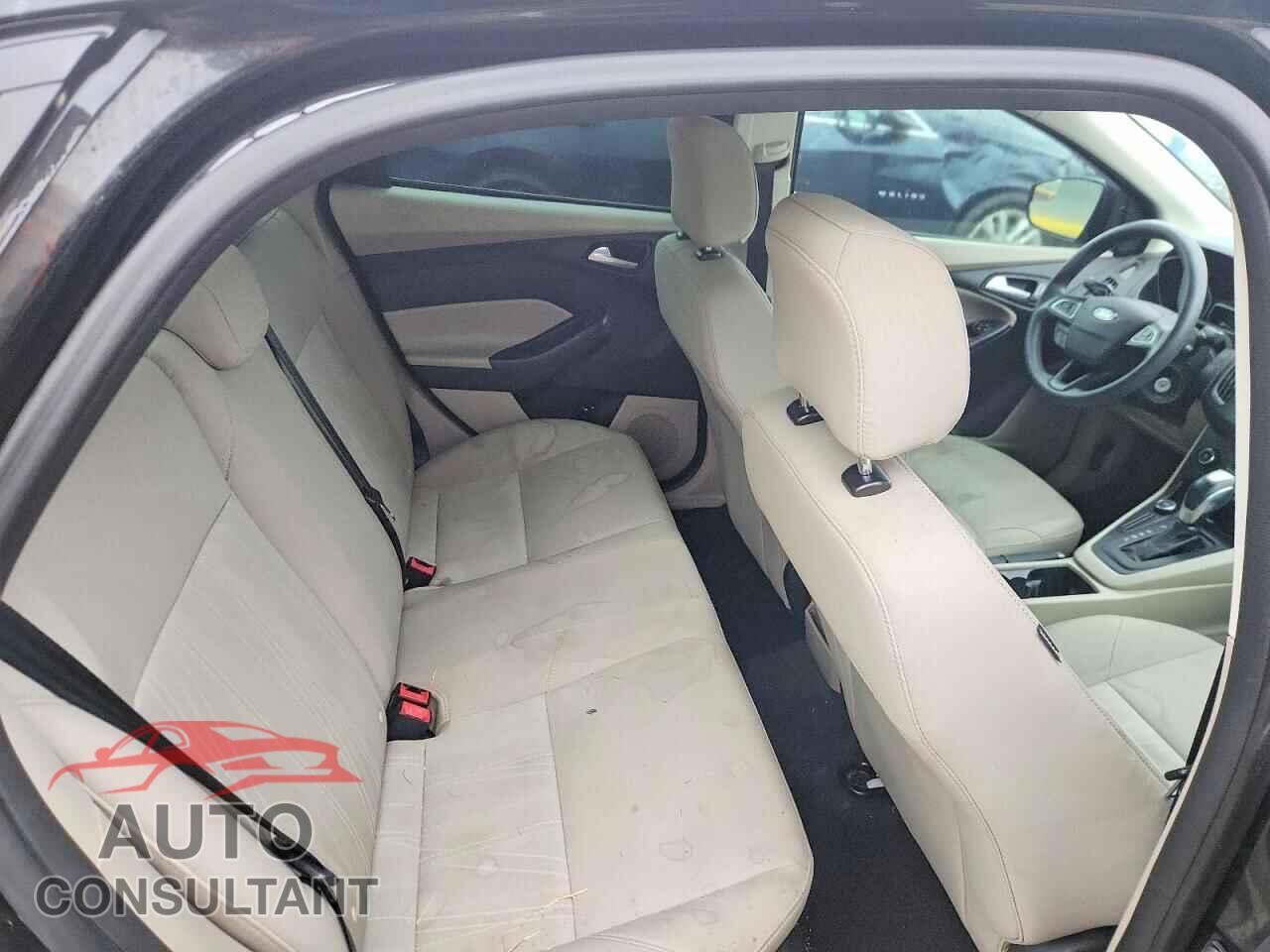 FORD FOCUS 2015 - 1FADP3F25FL373538