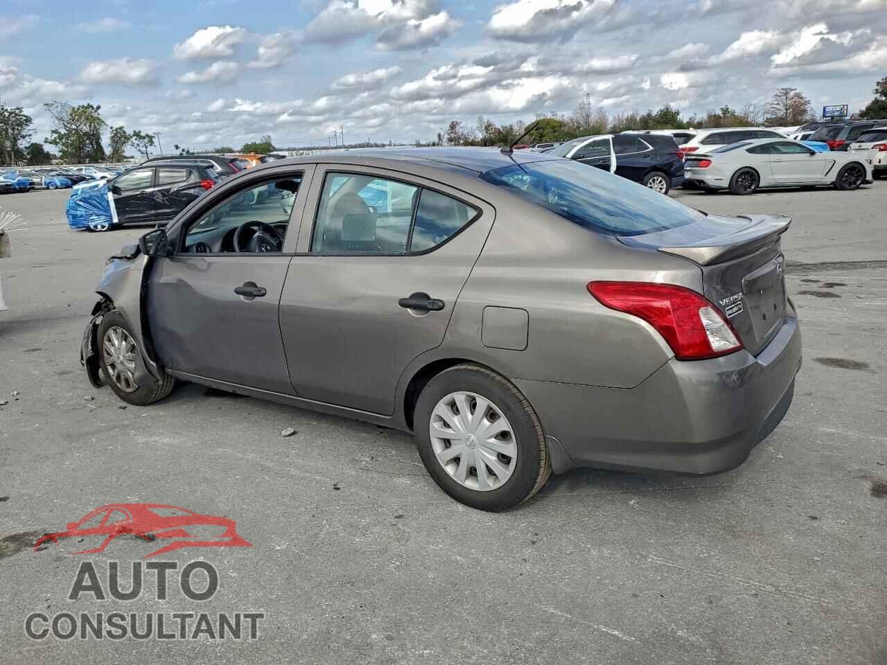 NISSAN VERSA 2017 - 3N1CN7AP3HL870149