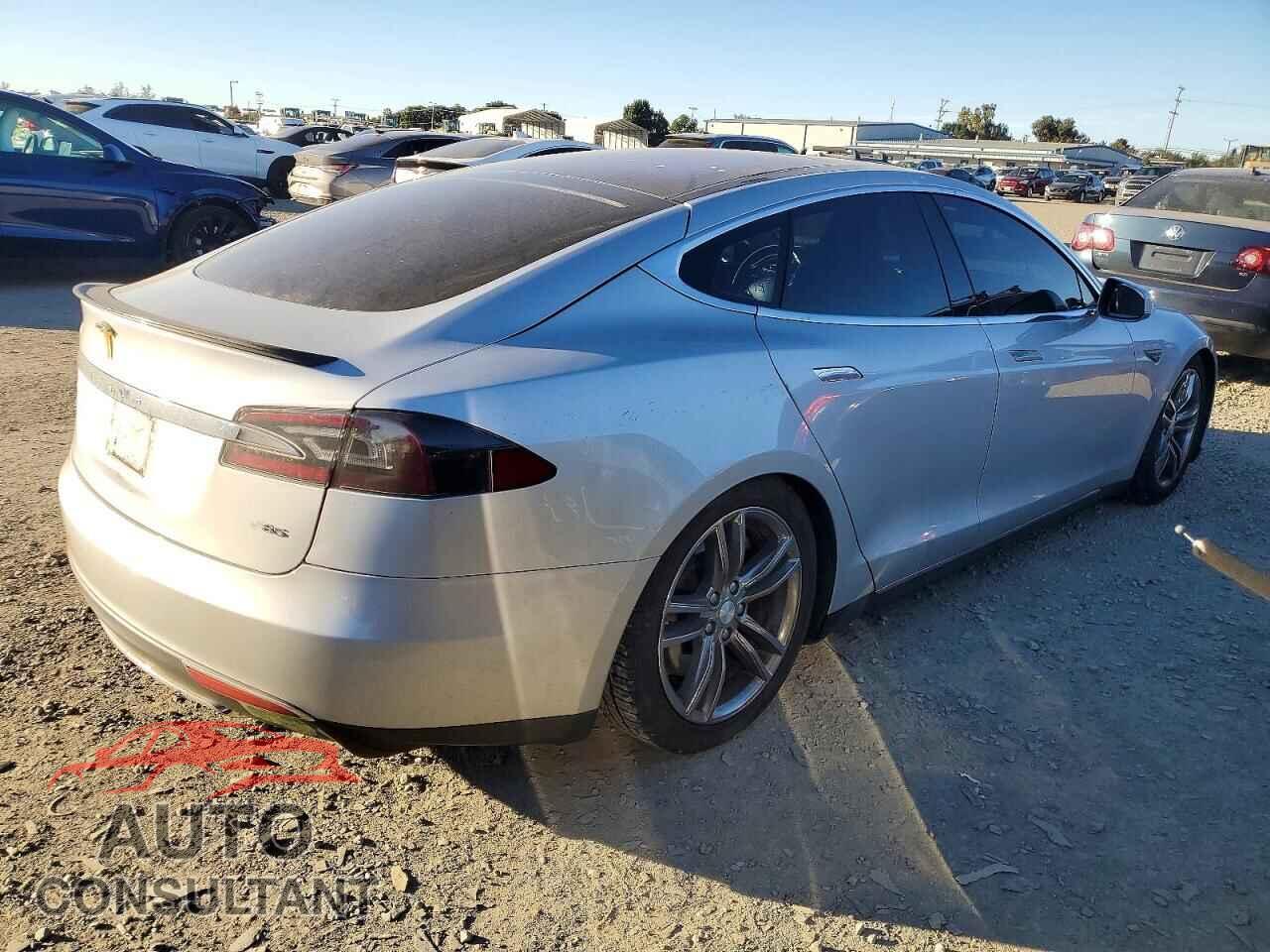 TESLA MODEL S 2013 - 5YJSA1DN9DFP16579