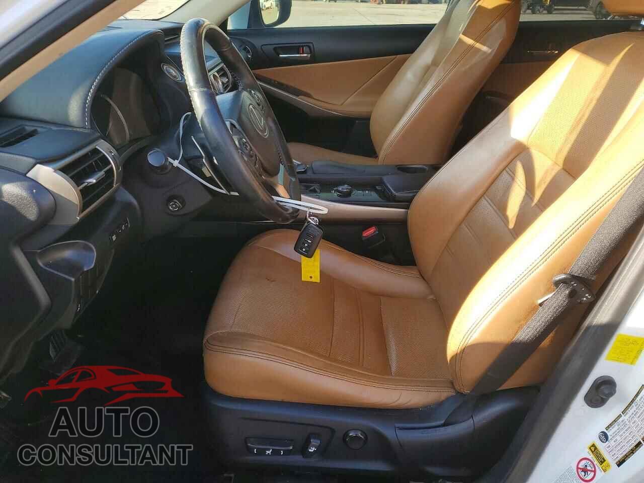 LEXUS IS 2014 - JTHCE1D25E5002254