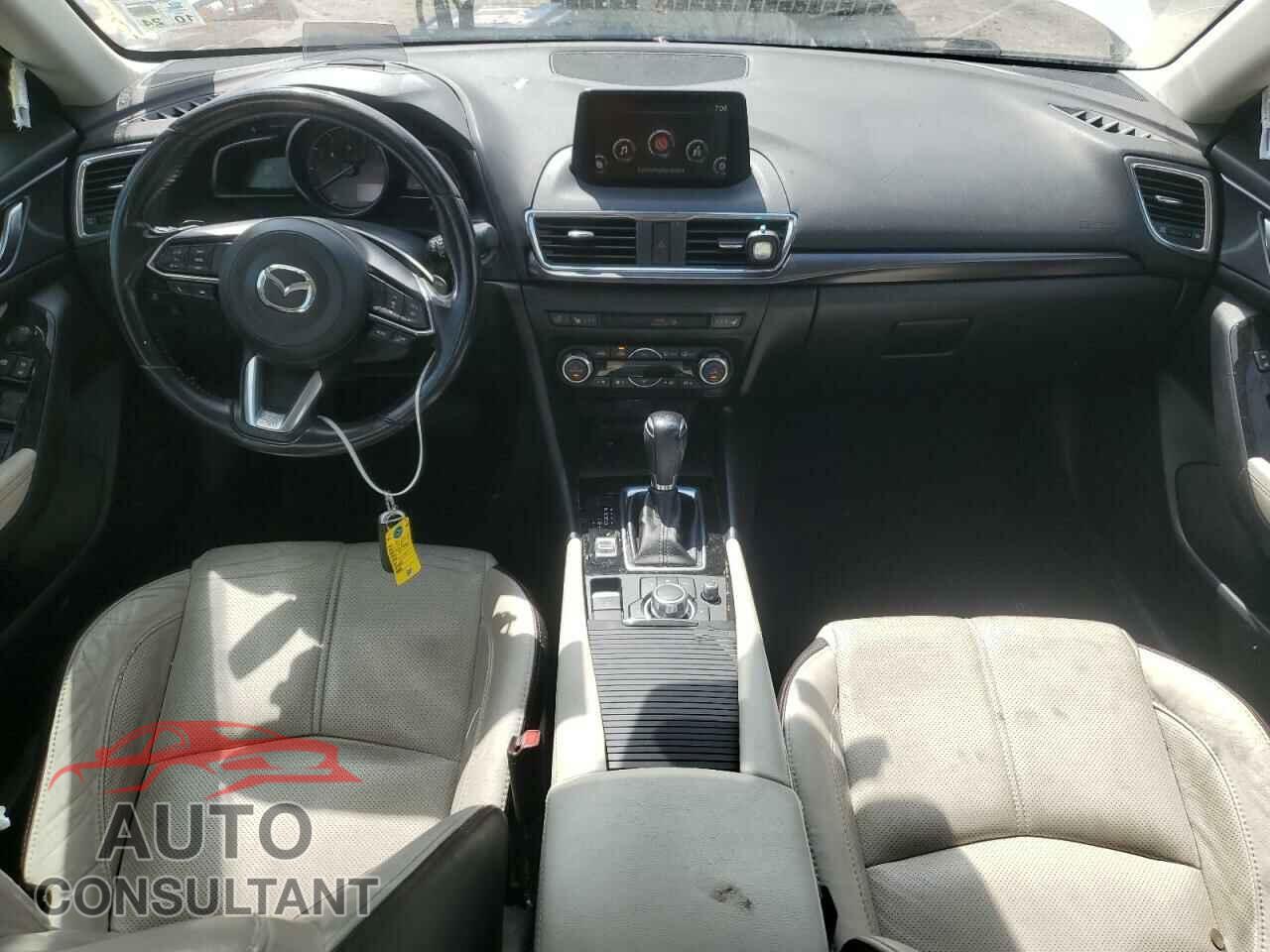 MAZDA 3 2018 - 3MZBN1W31JM212998
