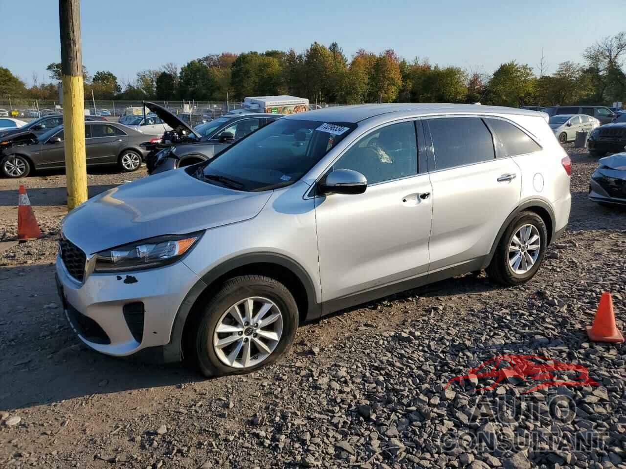 KIA SORENTO 2019 - 5XYPG4A32KG577815