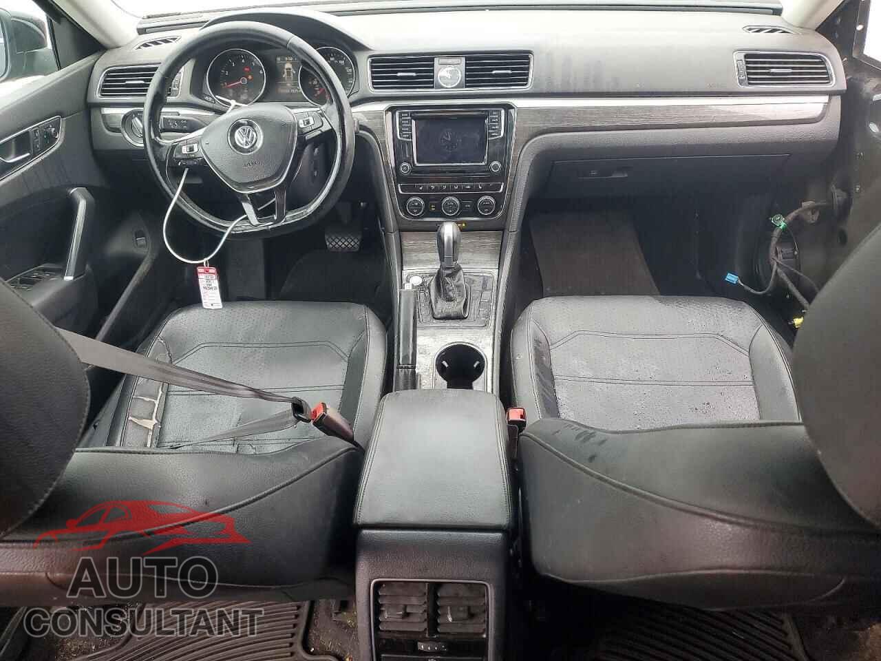 VOLKSWAGEN PASSAT 2017 - 1VWBT7A35HC018177
