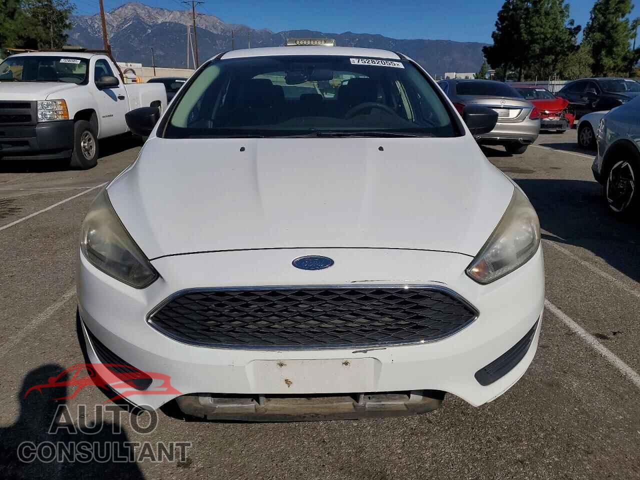 FORD FOCUS 2017 - 1FADP3E21HL329198