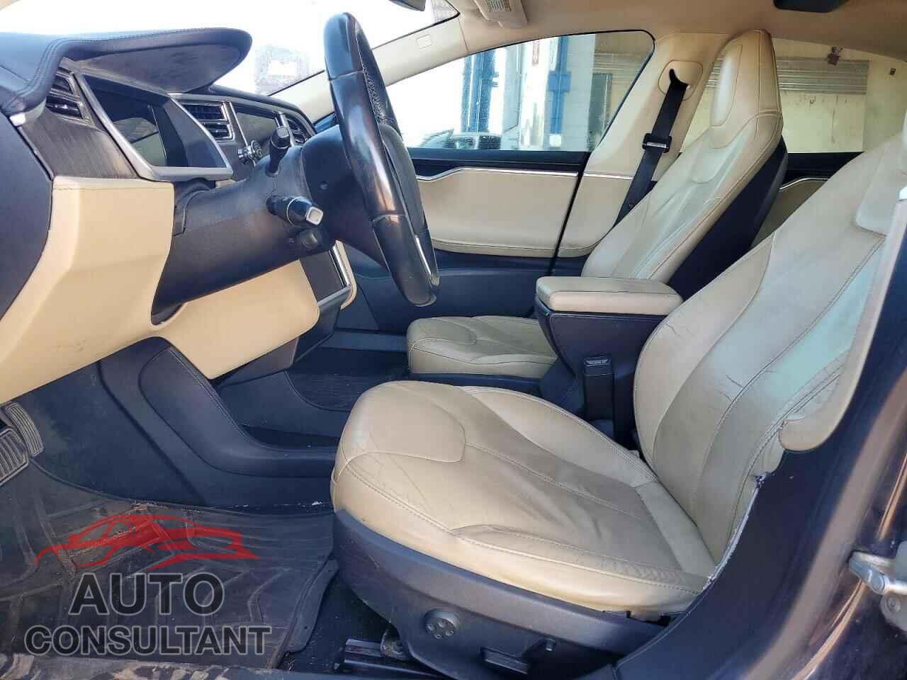 TESLA MODEL S 2013 - 5YJSA1DN0DFP06006