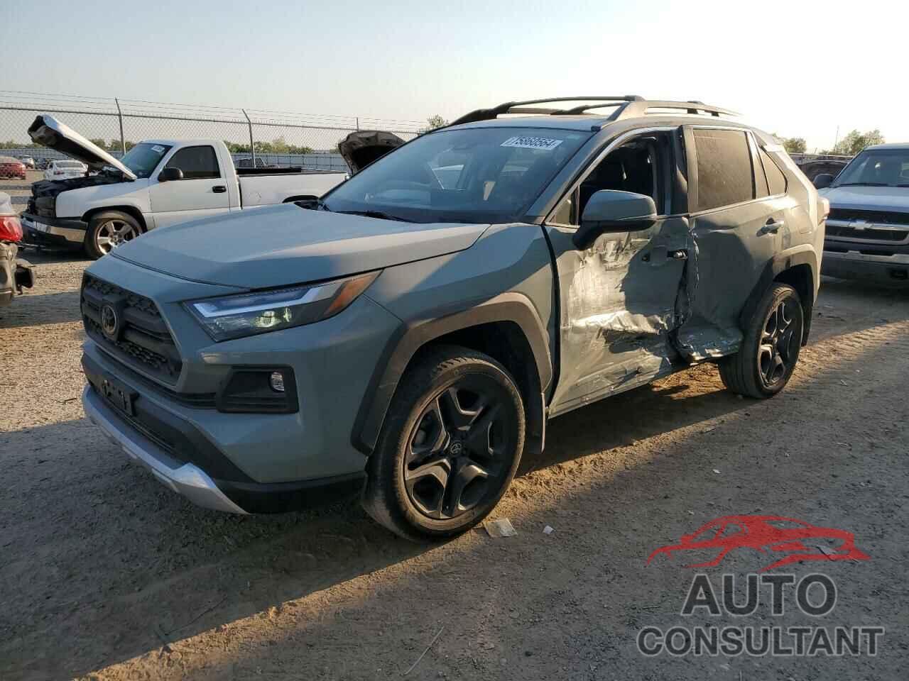 TOYOTA RAV4 2023 - 2T3J1RFV8PW331780