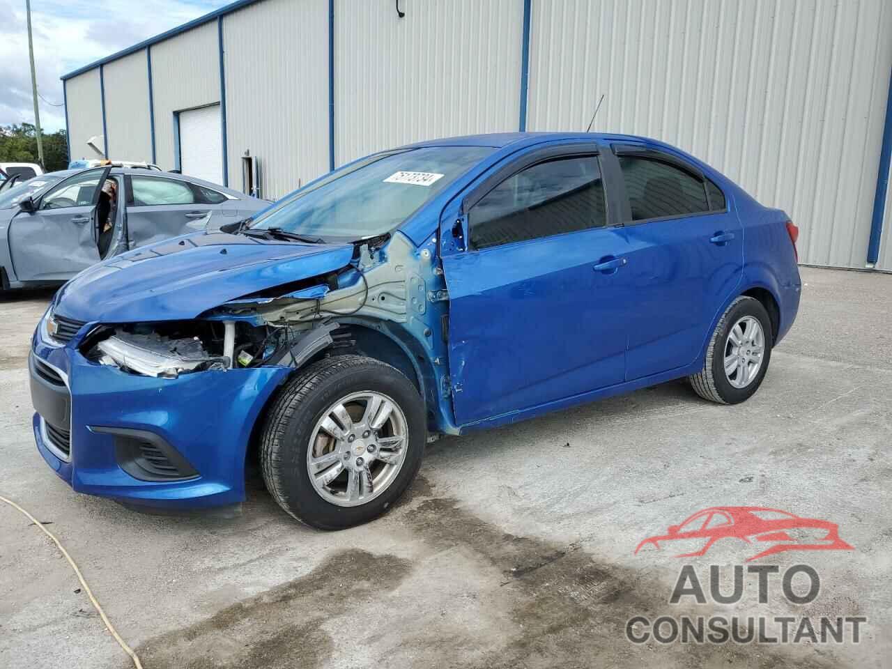 CHEVROLET SONIC 2018 - 1G1JB5SH1J4100061