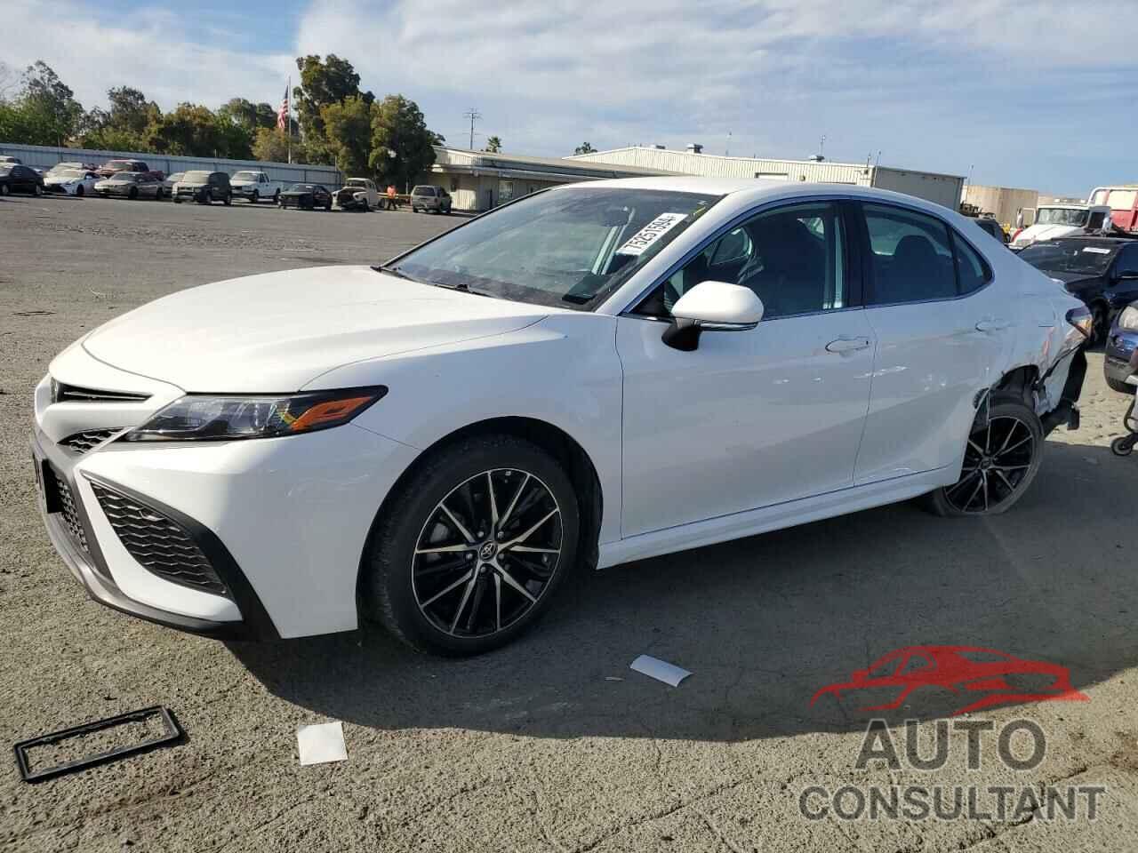 TOYOTA CAMRY 2022 - 4T1G11AK9NU652824