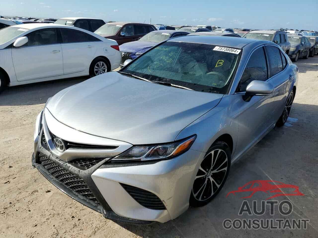 TOYOTA CAMRY 2018 - 4T1B11HK5JU534506