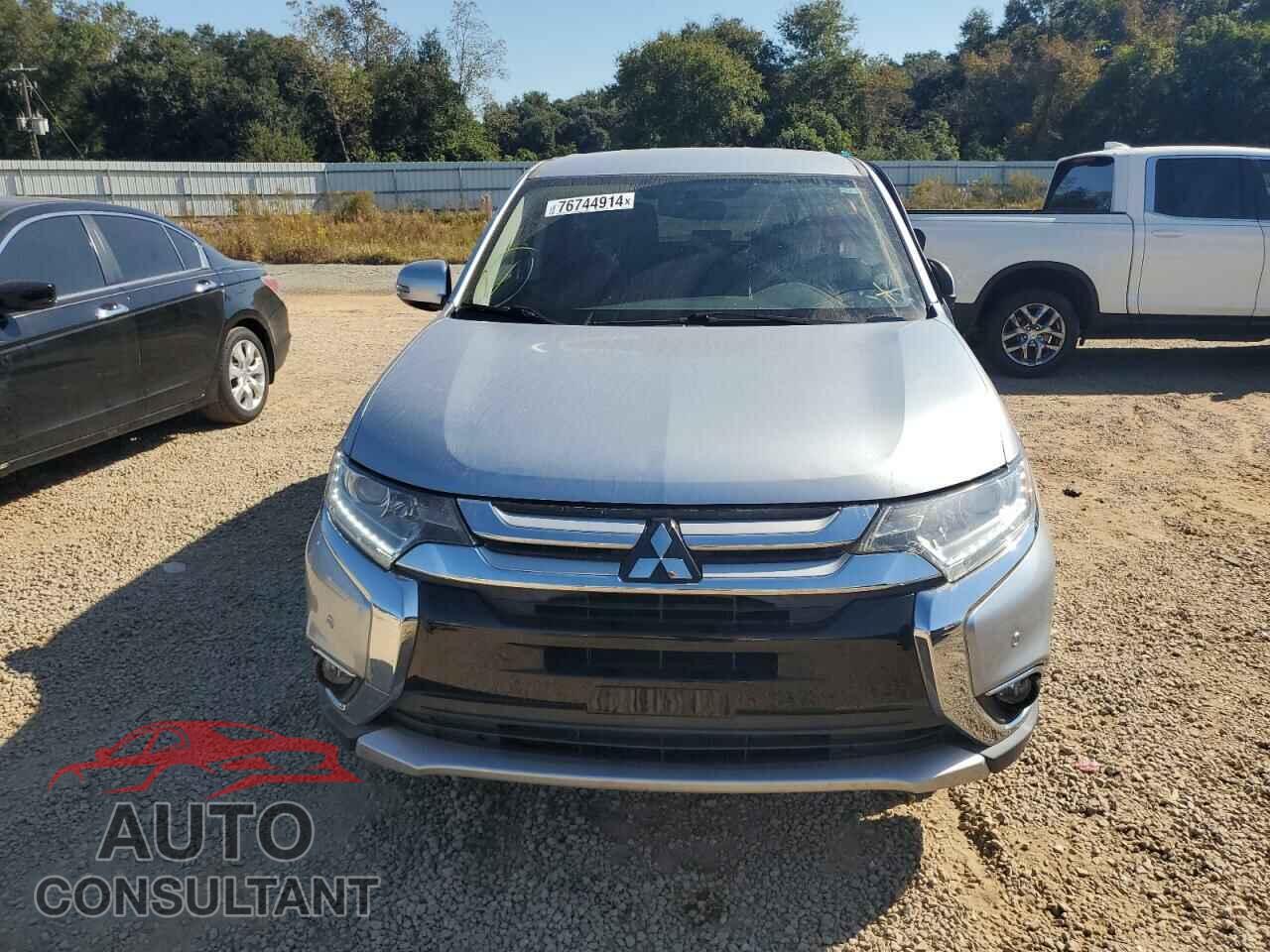 MITSUBISHI OUTLANDER 2017 - JA4AD3A30HZ031138