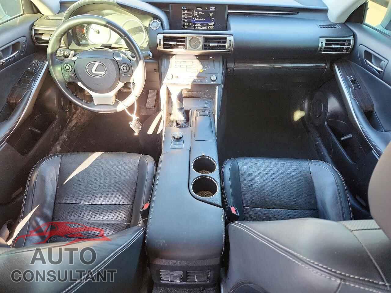 LEXUS IS 2015 - JTHCF1D25F5021904