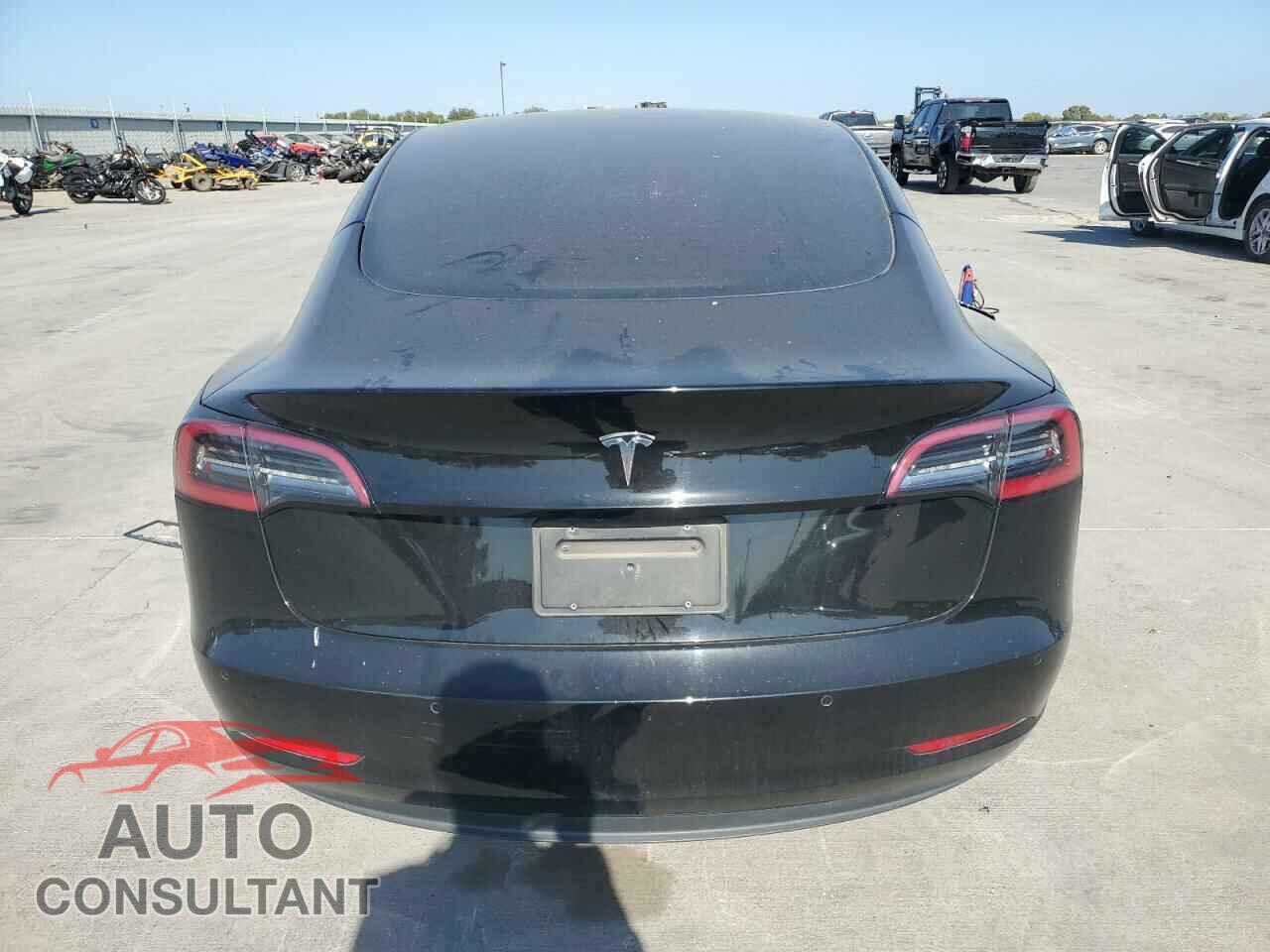 TESLA MODEL 3 2021 - 5YJ3E1EA5MF084376