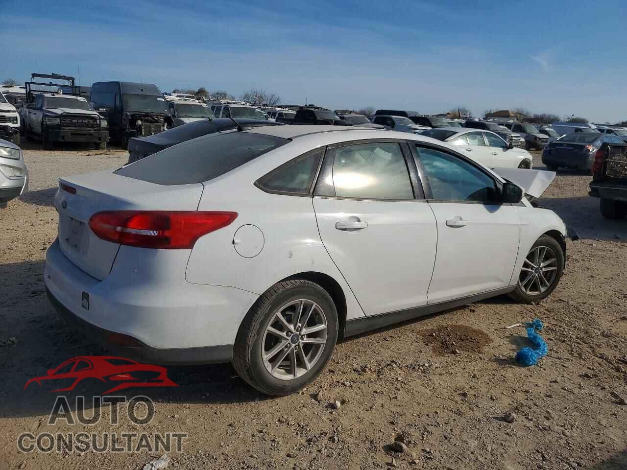 FORD FOCUS 2015 - 1FADP3F2XFL342561