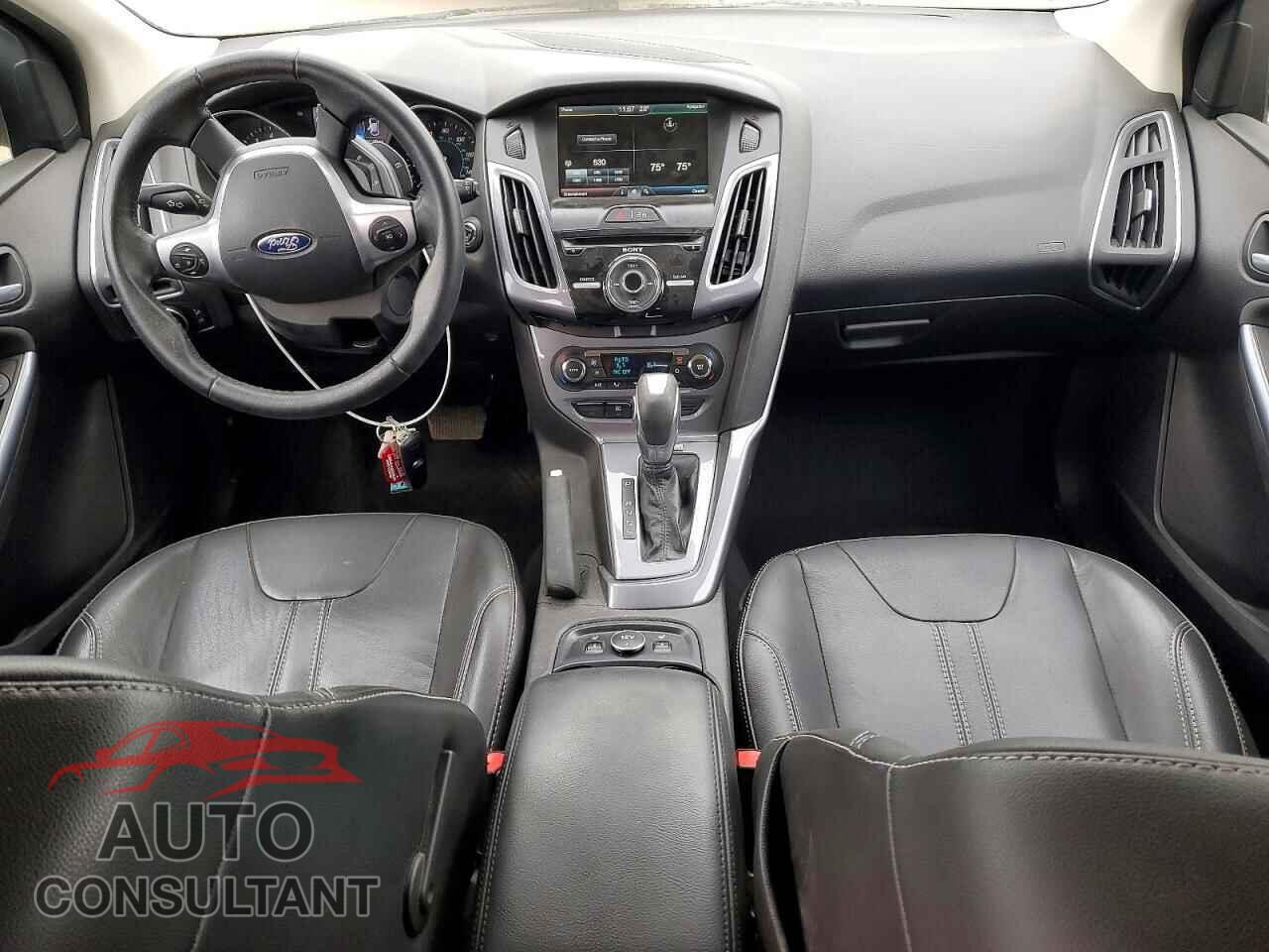 FORD FOCUS 2014 - 1FADP3N28EL299810