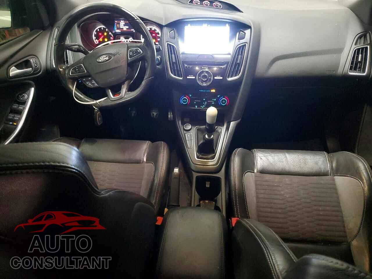 FORD FOCUS 2017 - 1FADP3L99HL204479
