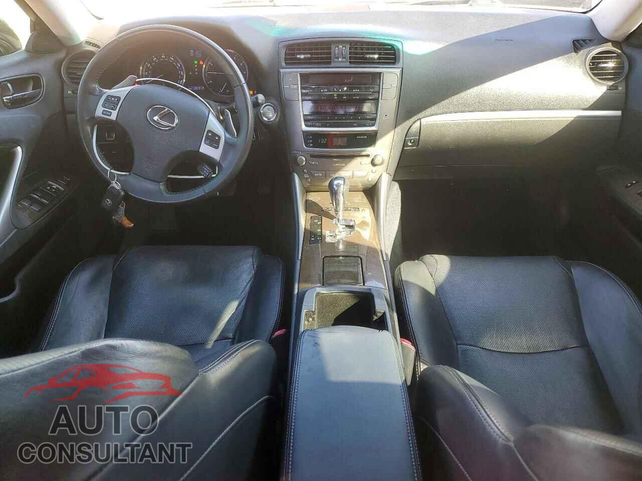 LEXUS IS 2011 - JTHBF5C20B5142564
