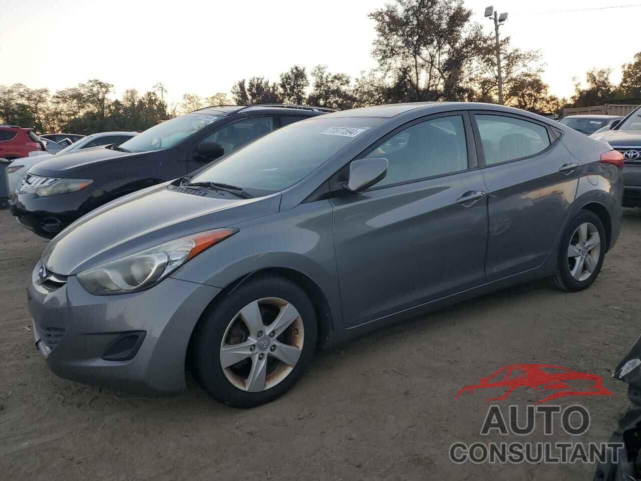 HYUNDAI ELANTRA 2013 - 5NPDH4AE2DH449619
